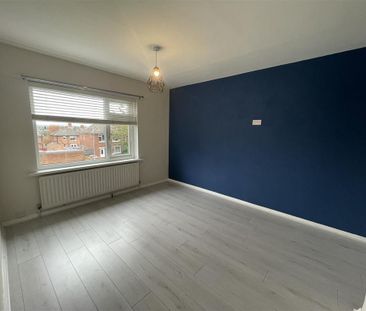 3 bedroom end of terrace house to rent - Photo 4