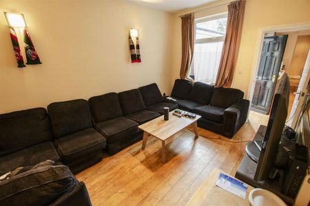 8 bedroom house to rent - Photo 3