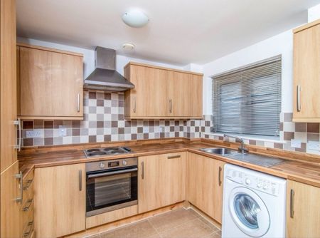 1 Bed Flat, Wallington, SM6 - Photo 2