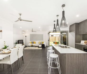 Stunning Home in Coomera, Close to the Shops - Photo 2