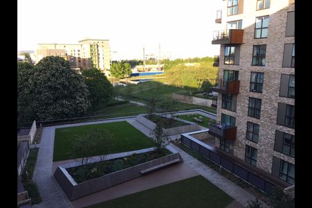 2 Bed Flat, Lakeside Drive, NW10 - Photo 3