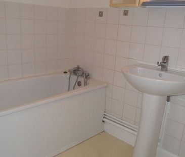 Location Appartement 2 pièces 47m² BOURGES 18000 - Photo 4