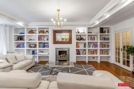 3 bedroom flat to rent - Photo 2