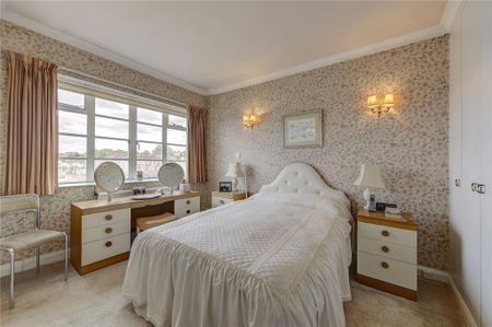 2 Bed Flat, Winchester Court, W8 - Photo 3