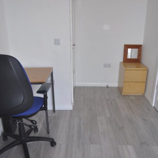 Room in a Shared House, Littleton Road, M7 - Photo 1