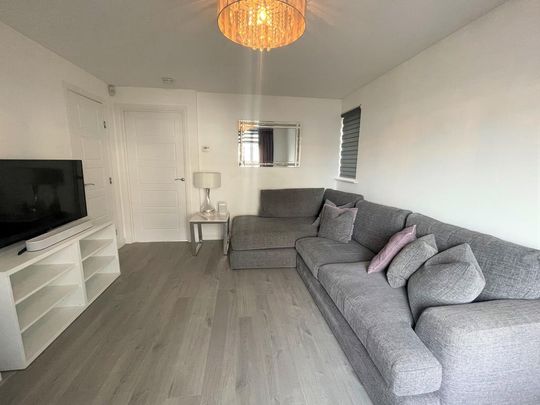 3 bedroom semi-detached house to rent - Photo 1