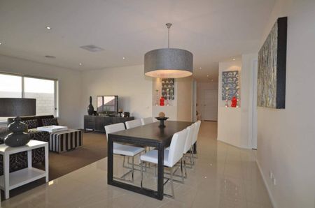 FULLY FURNISHED - AVAILABLE NOW - Photo 5