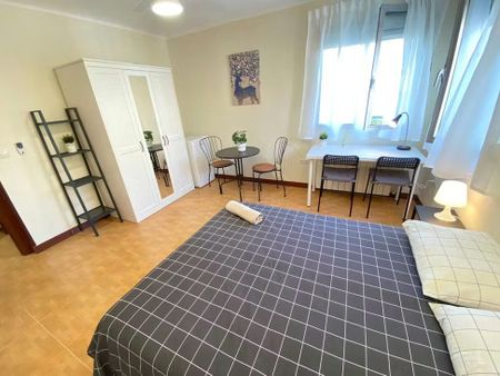 Calle de Pico de Alba, Madrid, Community of Madrid 28053 - Photo 3