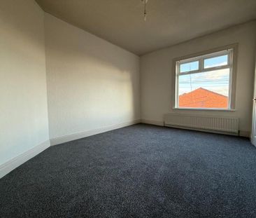 3 bedroom flat to rent - Photo 3