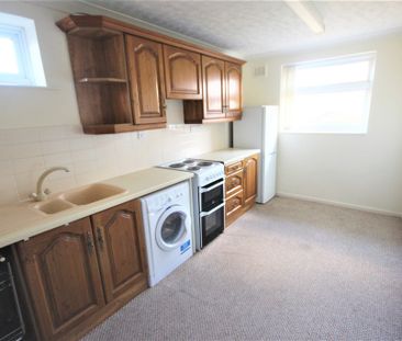 2 bedroom apartment to let - Photo 3