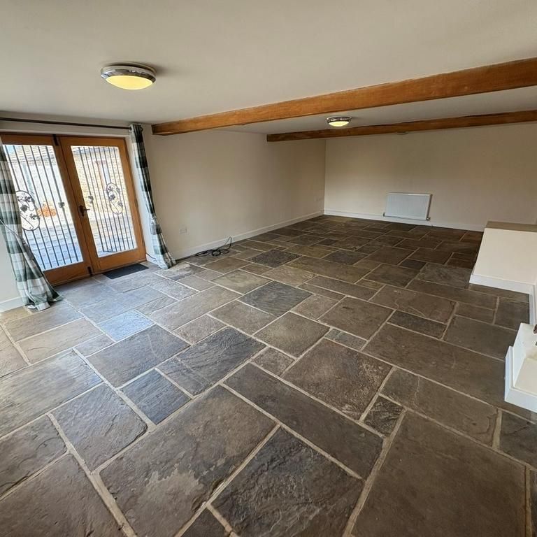 4 bedroom barn conversion to rent - Photo 1