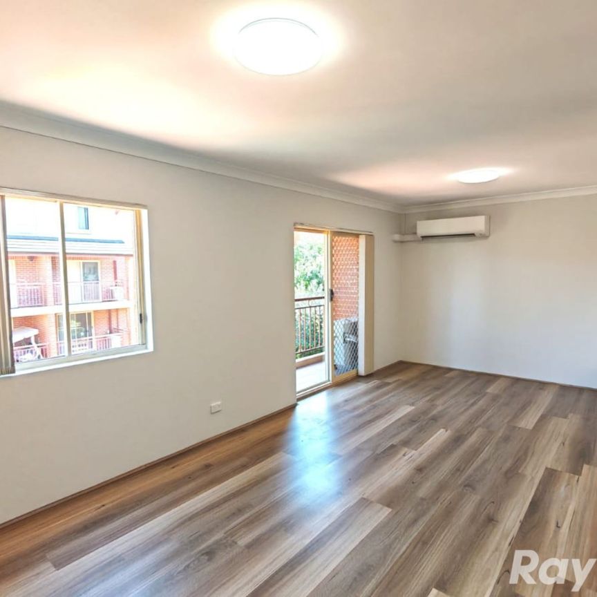 Sunny Split-Level 2 Bedroom Unit at ARRIVA Camperdown! - Photo 1