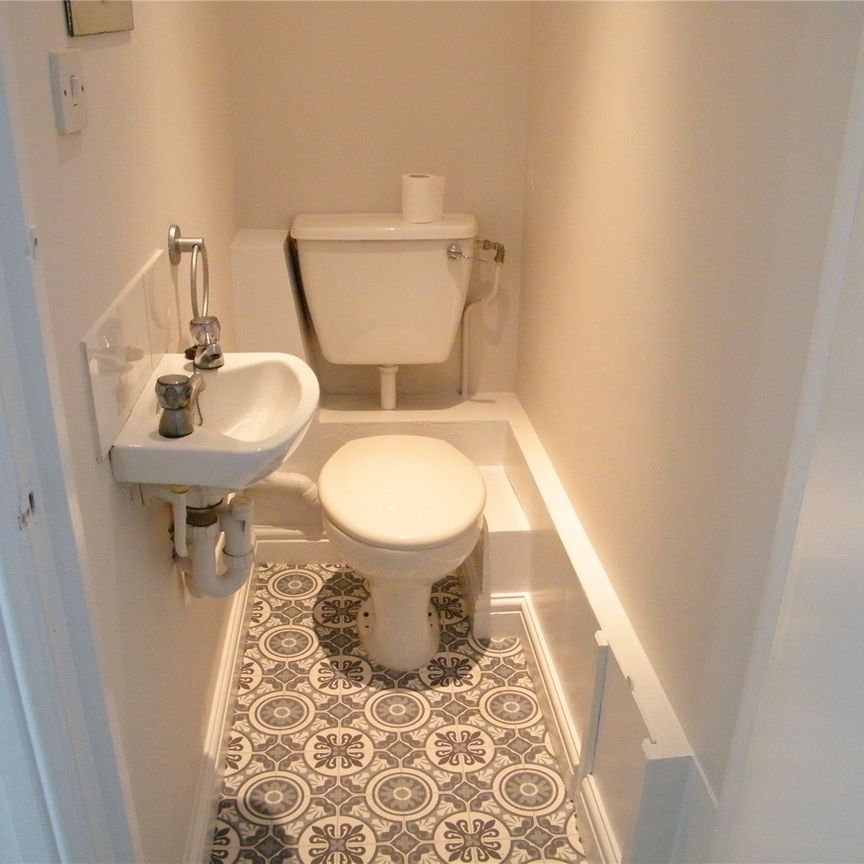 2 bedroom terraced house to rent - Photo 1