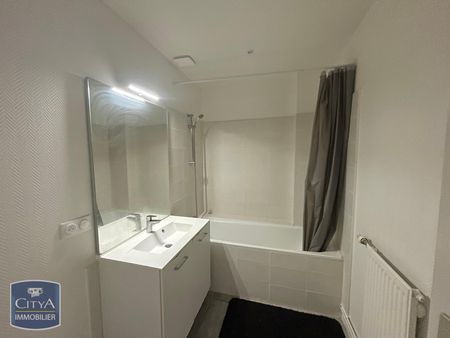 Location Appartement 4 pièces 79m² BOURG EN BRESSE 01000 - Photo 4