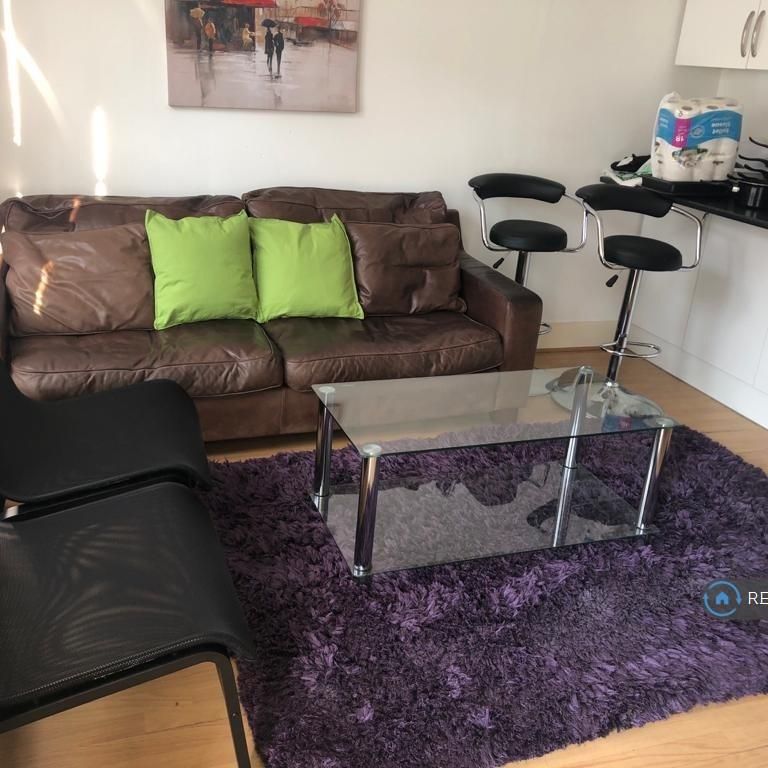 6 bedroom detached house to rent - Photo 1