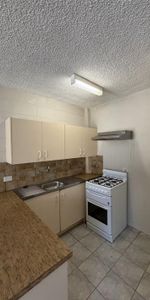 4/10 Macquoid Street, Queanbeyan - Photo 3