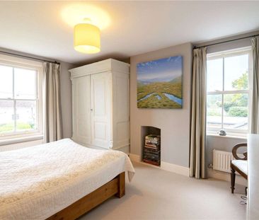 Attractive detached five bedroom period family house with delightfu... - Photo 5