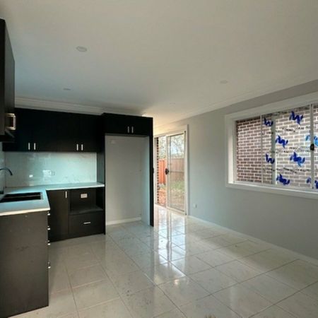 Modern granny flat with Parking - Photo 4