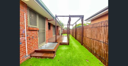 Cosy & Spacious Unit! - Photo 4