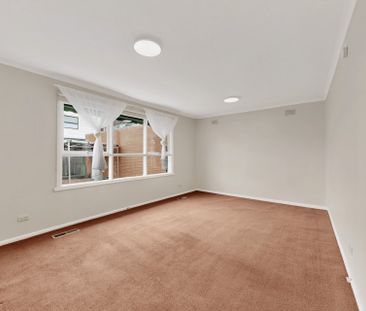 Two Living Areas, Brand New Kitchen, Prime Location - Photo 4
