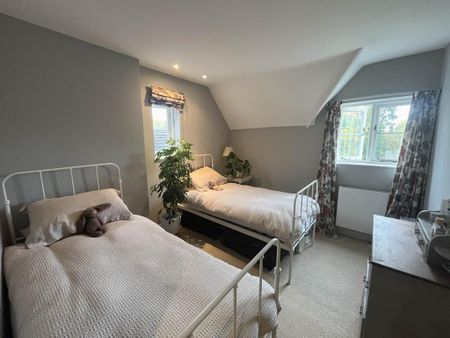 3 bedroom semi-detached house to rent - Photo 2