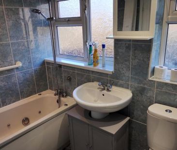 3 bedroom terraced house to rent - Photo 3