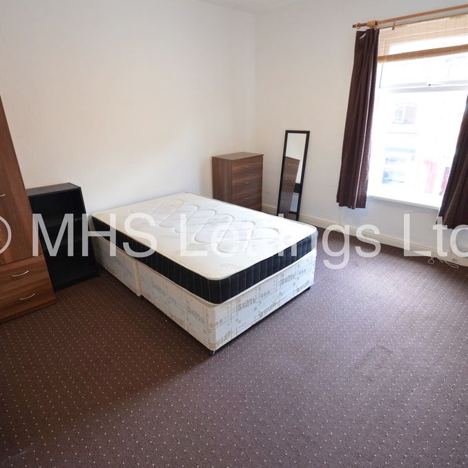 5 Bedroom Mid Terraced House for rent in Welton Grove - Photo 1