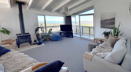 Elevated Waverley Home with Space and Convenience - Photo 5