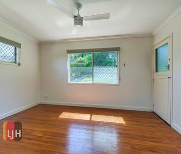 IMMACULATE FAMILY FRIENDLY HOME, IDEAL FOR ENTERTAINING ! - Photo 3