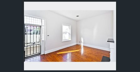 Large Character Home! - Photo 2