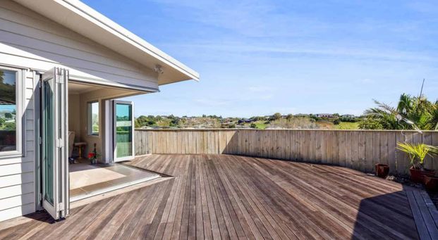 Beautiful 3 bedroom home - Photo 1