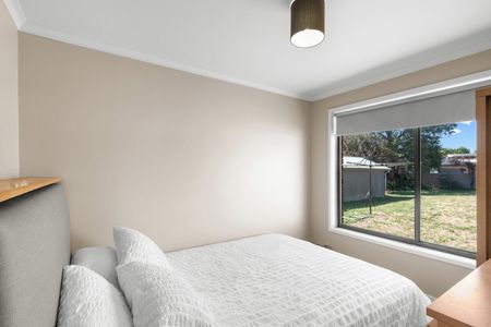 Fully Furnished Home in a Quiet Court - Photo 3