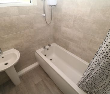 3 bed semi-detached house to rent in Bronte Avenue, Balby, Doncaster - Photo 3