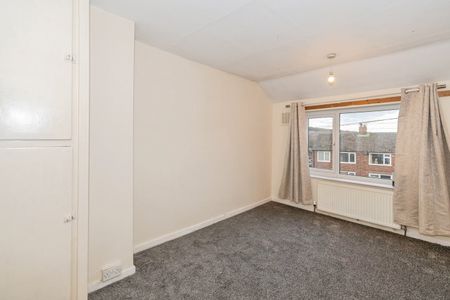 3 Bed Terraced House, Springfield Rise, LS18 - Photo 4