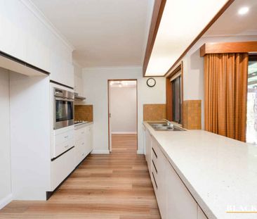 Spacious Family Home - Photo 3