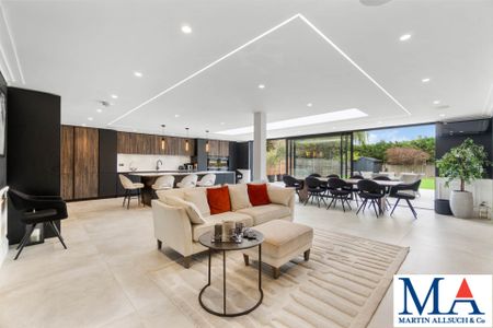 Price £7,995 pcm - Available Now - Furnished - Photo 2