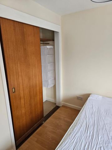 3 bedroom flat to rent - Photo 5