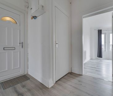 Price £695 pcm - Available Now - Unfurnished - Photo 4