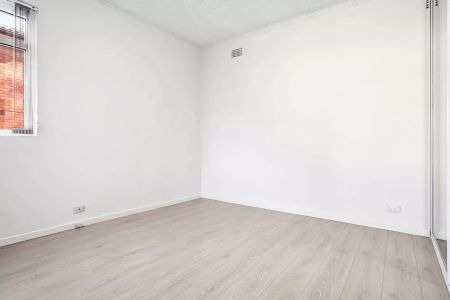 8/18 Campbell Street, Balmain - Photo 2