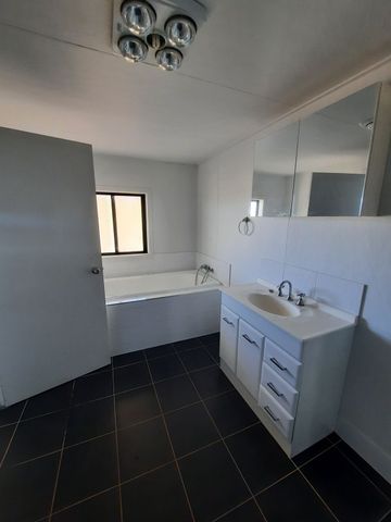 Spacious Family Living - Photo 4