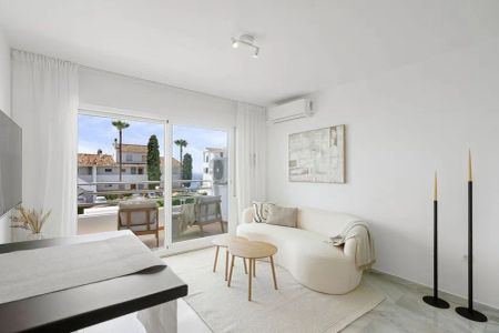 Alquiler de piso en Calle Centauro s/n - Photo 3