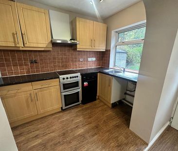 3 bedroom semi-detached house to rent - Photo 3