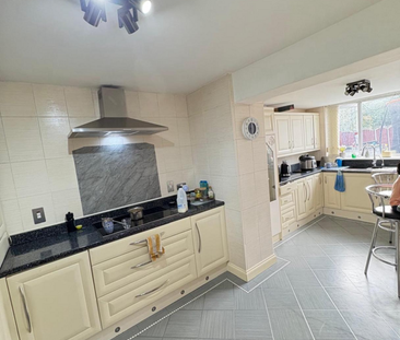 3 bedroom terraced house to rent - Photo 2