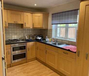 Farriers Court, Witney, OX28 - Photo 5