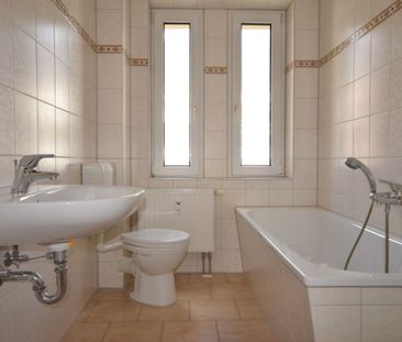 Laminat • Balkon mit Sonne • 2-Raum • Tageslichtbad mit Wanne • ruh... - Photo 3