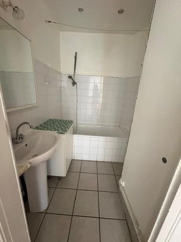 Location Appartement 2 pièces 55m² LYON 7ème - Photo 2