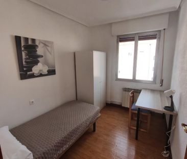 Piso de alquiler en Castillo de Ocio Kalea, 1, Ariznabarra - Photo 3