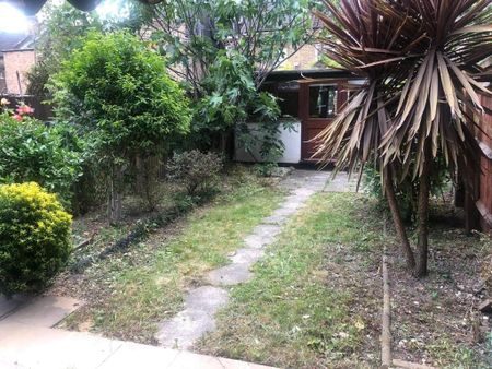 Room in a Shared House, Ashmount Road, N15 - Photo 3