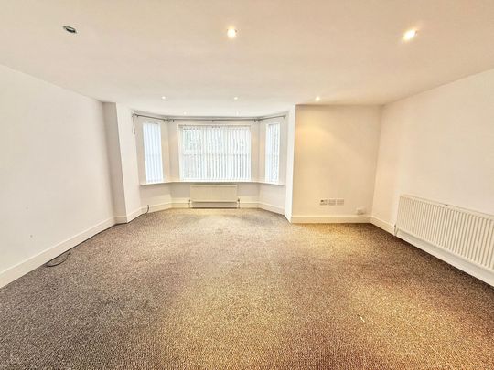 2 bed flat to rent in Bramhall Road, Liverpool, L22 - Photo 1