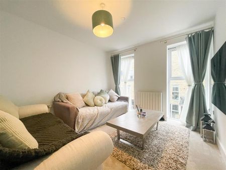 3 bedroom townhouse to rent - Photo 2